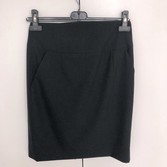 ❤️ Black pencil mini skirt by Banana Republic - Picture 1 of 9